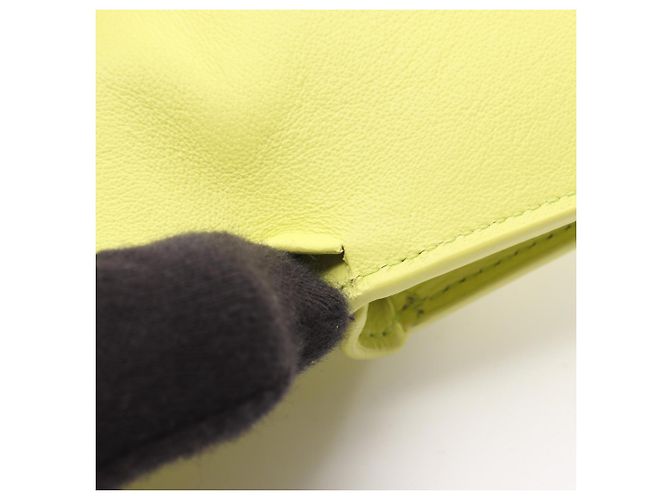 Everyday Cartera Mini Tri-Fold de Cuero Amarillo Balenciaga - vista 6