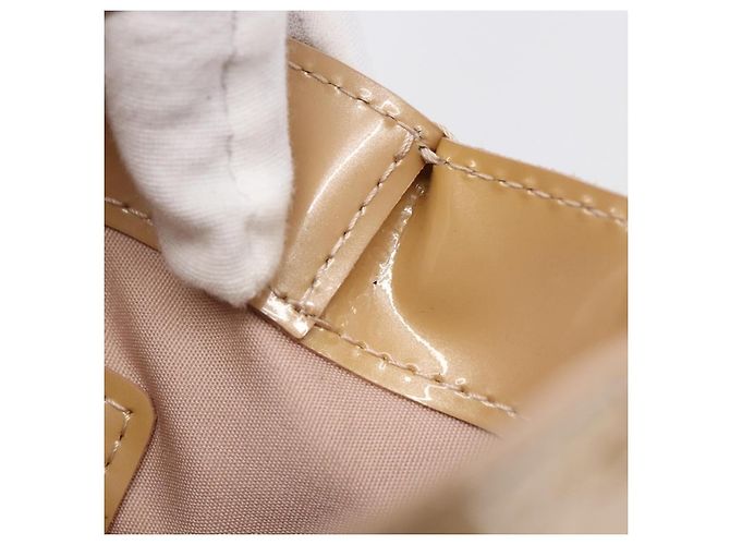 Borsa Louis Vuitton Wilshire Monogram Vernis PM Beige - vista 7