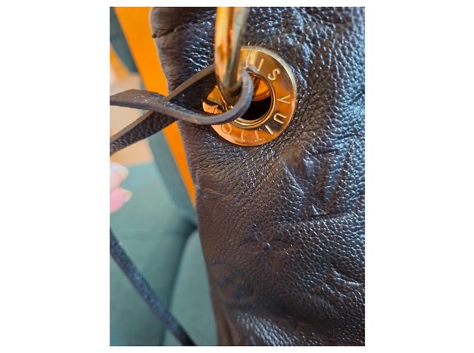 Borsa a mano Louis Vuitton Artsy in pelle nera Nero - vista 3