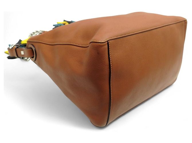 BORSA LOEWE V BUCKET 303.30.N14 PELLE CAMMELLO BORSA A SPALLA - vista 3