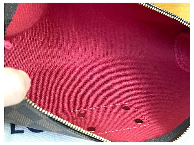 Clutch Louis Vuitton Eva in pelle marrone - vista 15