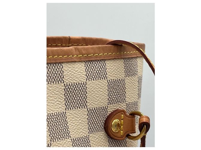 Borsa Louis Vuitton Neverfull in Pelliccia Bianca Bianco - vista 10