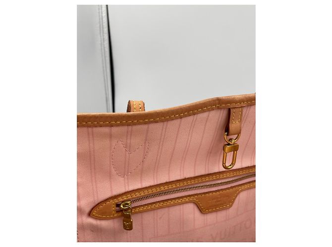 Borsa Louis Vuitton Neverfull in Pelliccia Bianca Bianco - vista 13