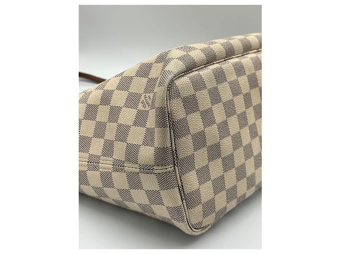 Borsa Louis Vuitton Neverfull in Pelliccia Bianca Bianco - vista 7