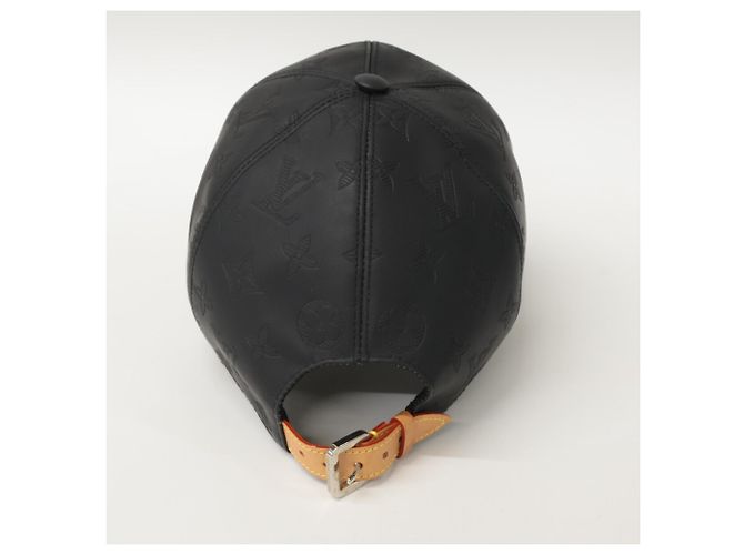 Cappello Monogram Shadow Louis Vuitton Nero - vista 4
