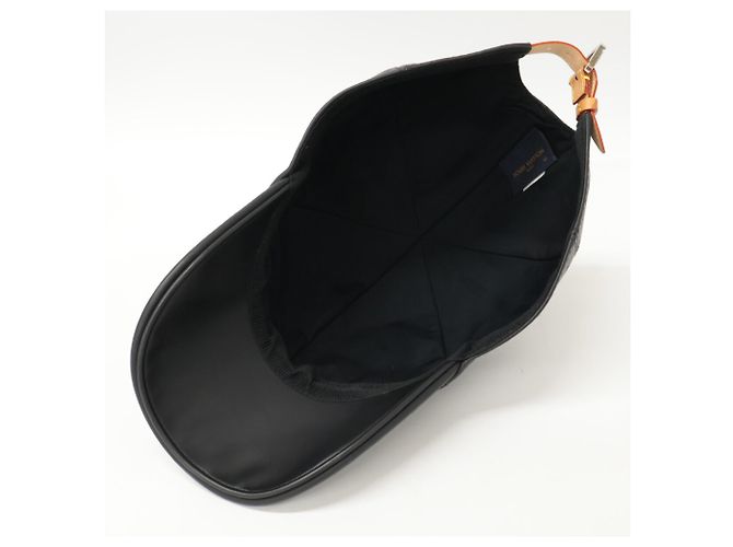Cappello Monogram Shadow Louis Vuitton Nero - vista 6