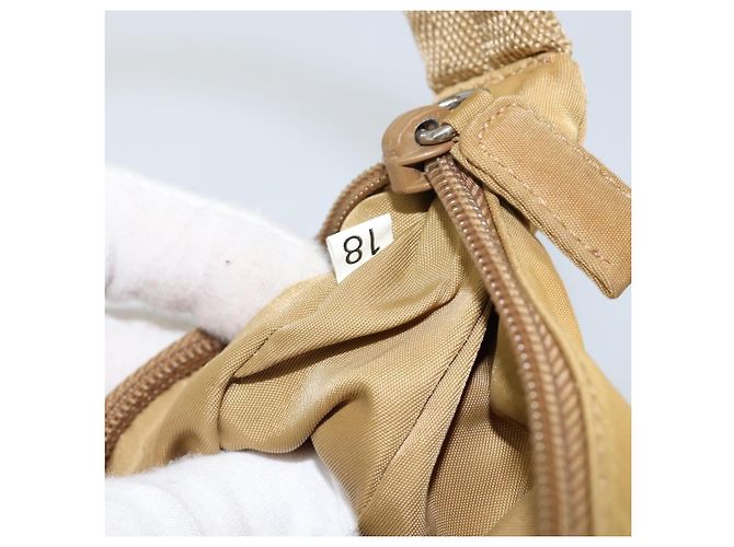 Prada Re-Edition 2000 Hobo Tessuto Mini Beige - vista 7