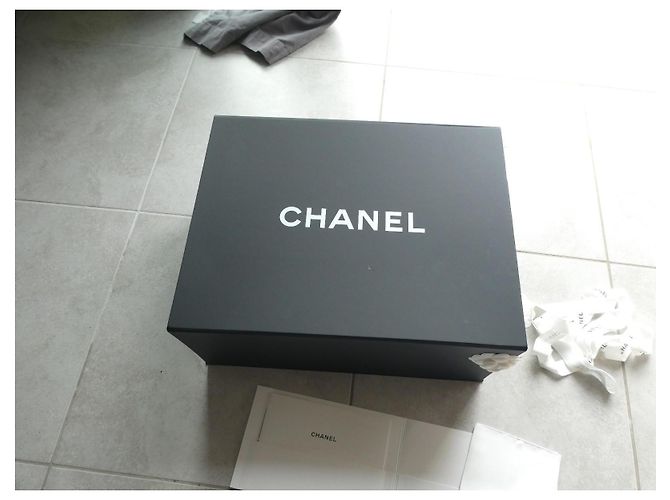 boite chanel 46X36X21 cms pour sac a main chanel jumbo xl avec son dustbag Noir - vue 3