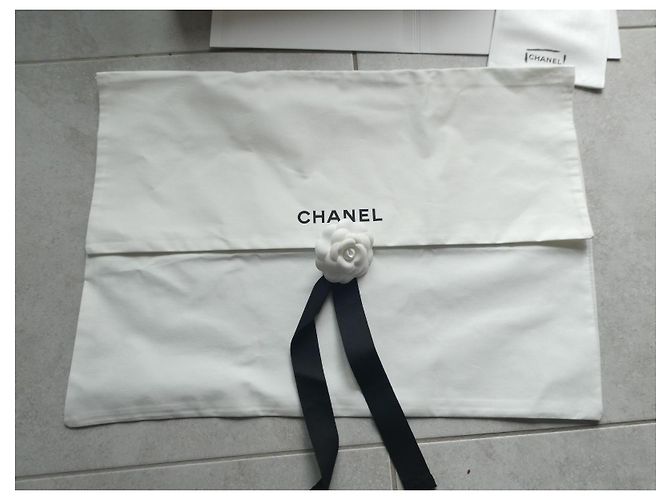 boite chanel 46X36X21 cms pour sac a main chanel jumbo xl avec son dustbag Noir - vue 7