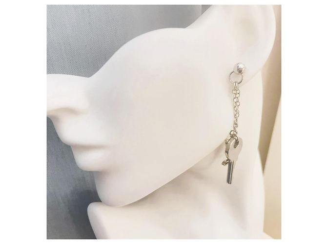 Iconici orecchini acciaio argento DOLCE & GABBANA  con cuore e chiave della felicità - vista 9