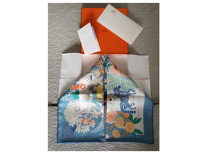 Edición muy limitada (100 ejemplares) bufanda Hermès 90 "Paraíso precioso" Azul Verde - vista 3