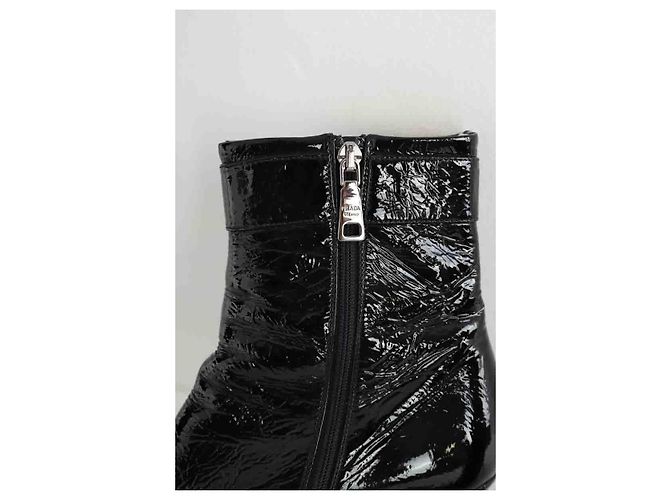 Prada Botas de hebilla de cuero charol negro - vista 5