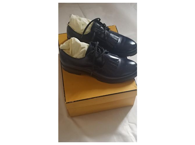 Fendi Scarpe in pelle lucida blu navy - vista 4