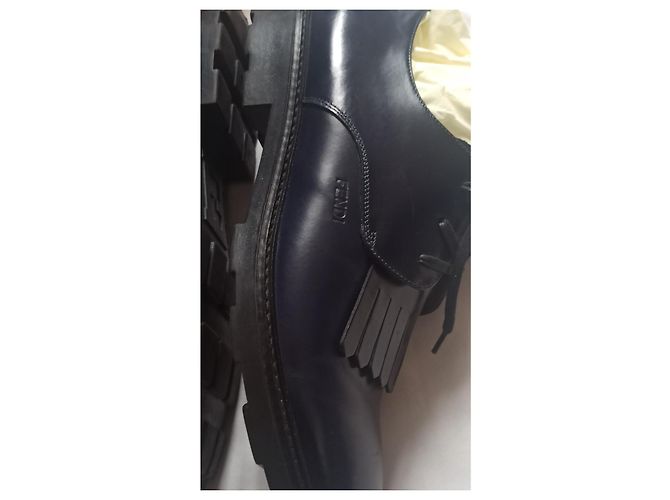 Fendi Scarpe in pelle lucida blu navy - vista 6