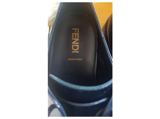 Fendi Scarpe in pelle lucida blu navy - vista 7