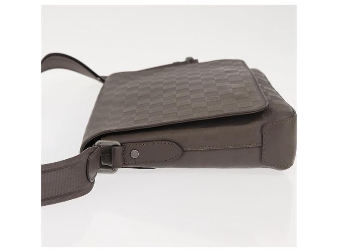 Louis Vuitton District Messenger Damier Infini Leather PM Marrone - vista 4
