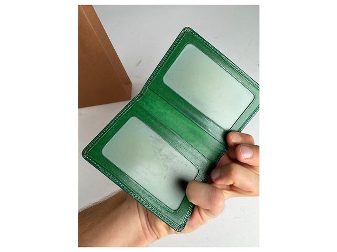 Porte-cartes vintage en cuir EPI Louis Vuitton vert - vue 3
