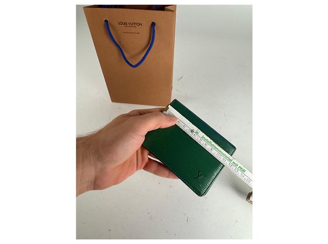 Porte-cartes vintage en cuir EPI Louis Vuitton vert - vue 8