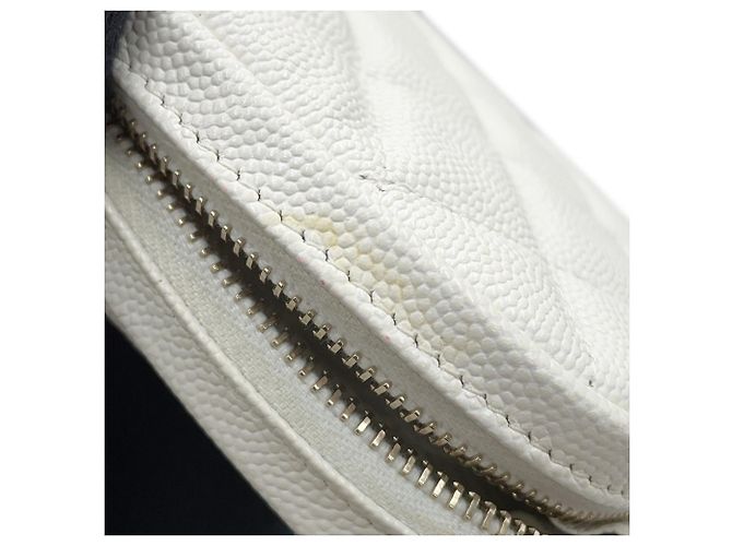 Timeless Pochette Matelassée Coco Mark di Chanel Bianco - vista 5