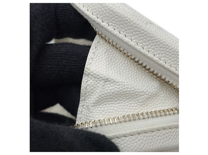 Timeless Pochette Matelassée Coco Mark di Chanel Bianco - vista 7