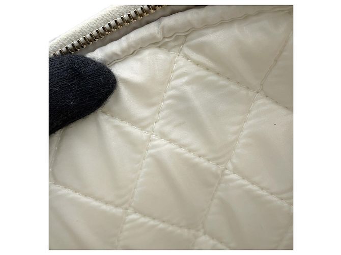 Timeless Pochette Matelassée Coco Mark di Chanel Bianco - vista 8