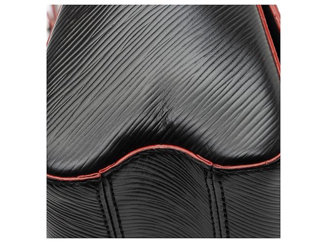 Borsa a Spalla Twist MM in Pelle Epi con Borchie Louis Vuitton Nero - vista 9