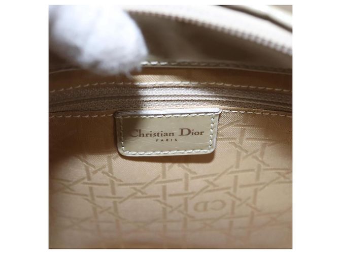 Christian Dior Pearl Lady Dior pelle verniciata Beige - vista 6