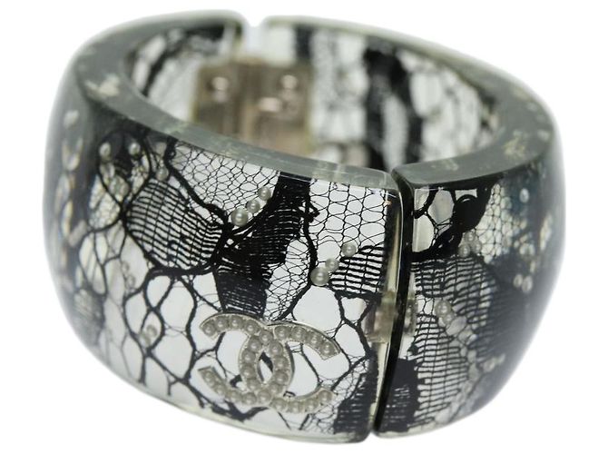 Bangles articolato Chanel CC in resina con pizzo e perle finte - vista 3