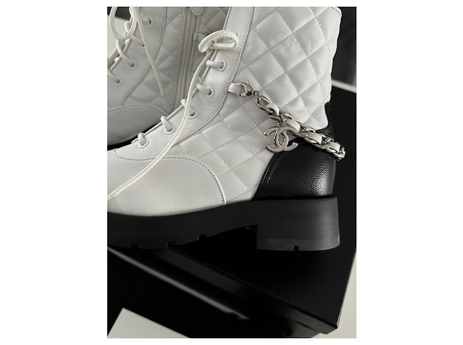 Chanel Schnürstiefel aus Leder weiß - Ansicht 4
