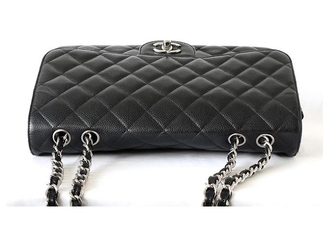 Timeless Chanel Classic Jumbo Single Flap in pelle caviar nera e argento Nero - vista 2