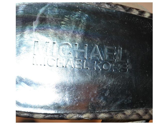 Sandalias Michael Kors ante negro estampado pitón - vista 5