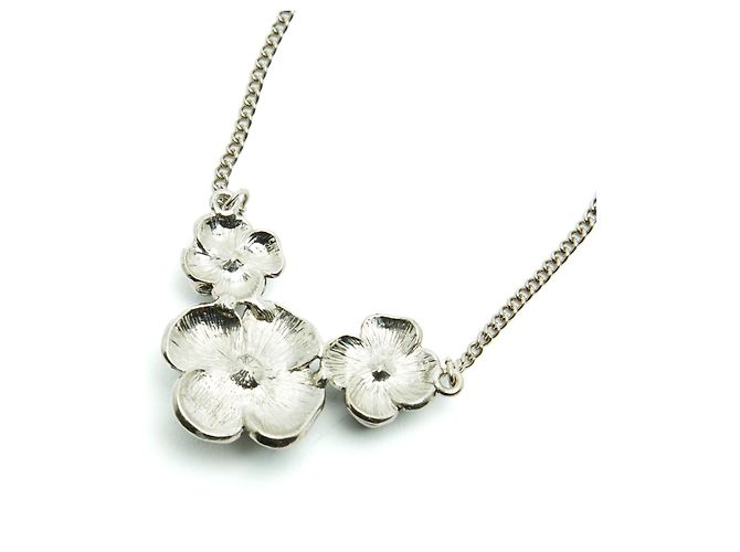 Collana Chanel 2011 in Metallo Color Argento e Smalto Nero con Catena Camelia - vista 3