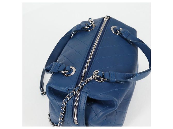 Borsa da bowling Doctor Chanel in pelle trapuntata media Blu - vista 4