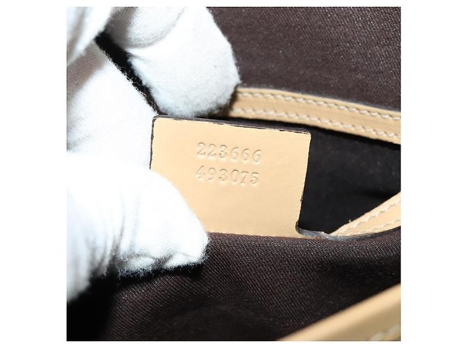 Sac Messenger GG en toile enduite petit de Gucci - vue 6