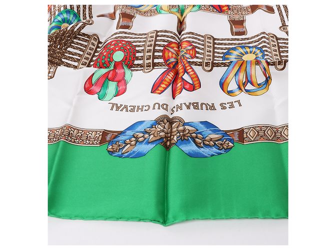 Fazzoletto in seta Hermès Carré 90 "Les Rubans du Cheval" in verde - vista 4