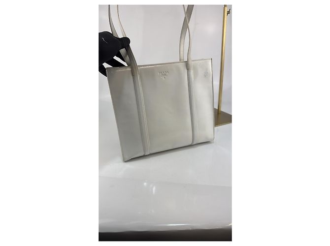 Borsa a spalla Prada in pelle bianca 295 Bianco - vista 10
