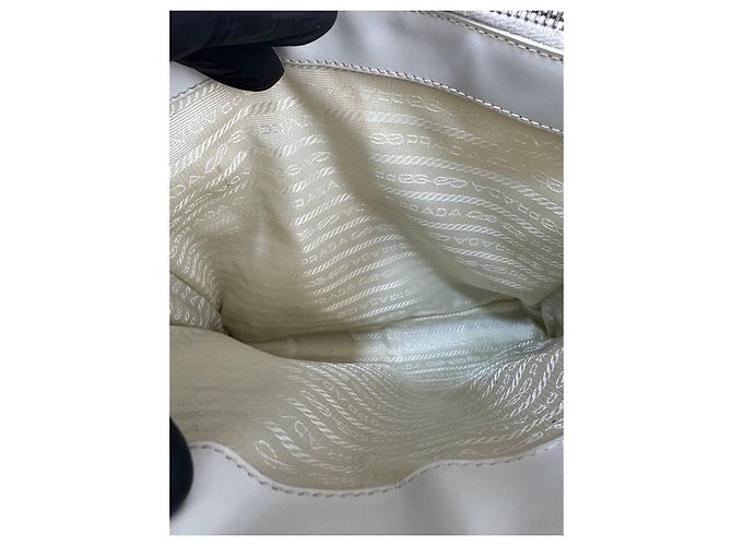 Borsa a spalla Prada in pelle bianca 295 Bianco - vista 12
