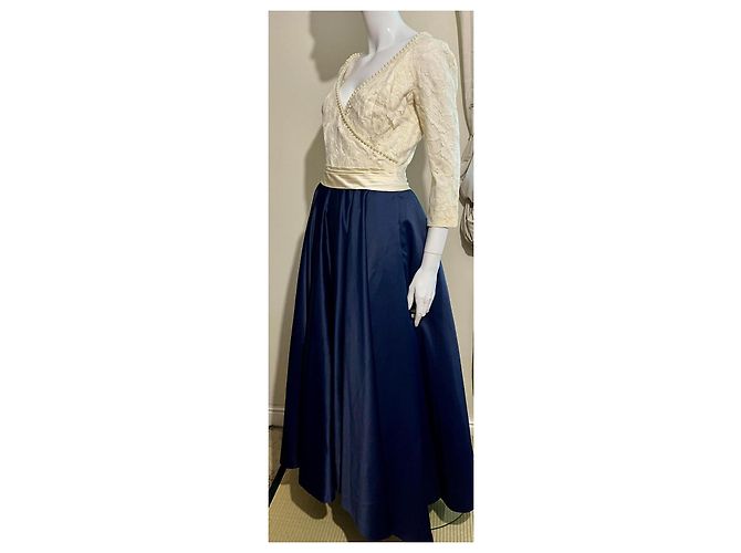 Jenny Packham Abito di alta moda in pizzo crema e satin blu navy Crudo - vista 4
