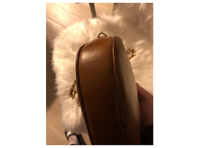 Sac à main Chanel en cuir ovale camel - vue 5