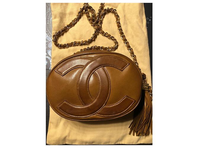 Sac à main Chanel en cuir ovale camel - vue 7