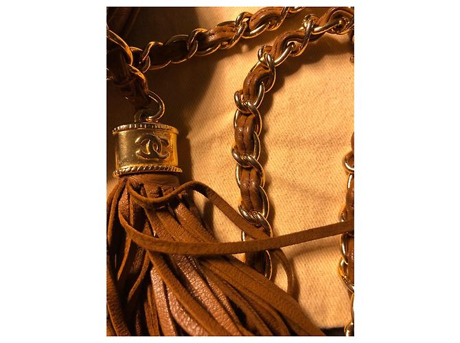 Sac à main Chanel en cuir ovale camel - vue 8
