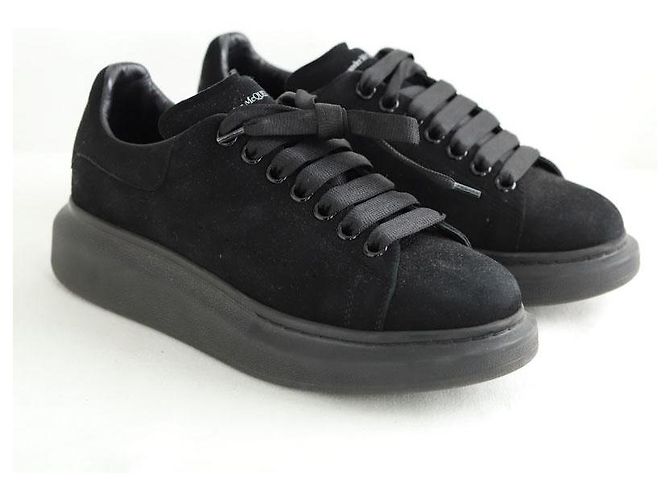 Alexander Mcqueen Sneakers in scamosciato nero - vista 3