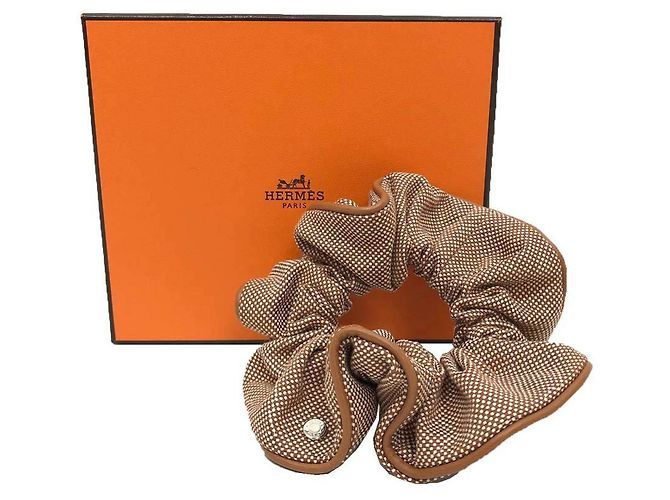 Hermès Scrunchie Hermes Claudia Plan Air Castaño Dorado - vista 2