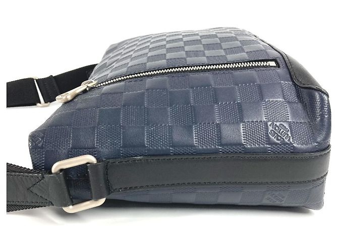 Borsa Messenger PM Damier Infini di Louis Vuitton Nero Blu navy - vista 13