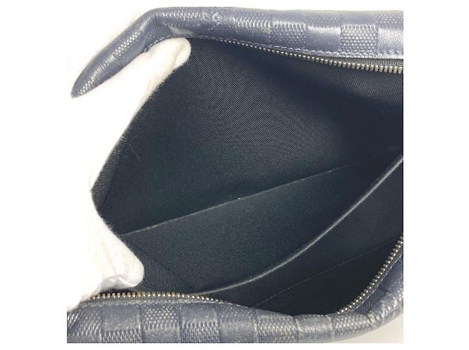Borsa Messenger PM Damier Infini di Louis Vuitton Nero Blu navy - vista 6