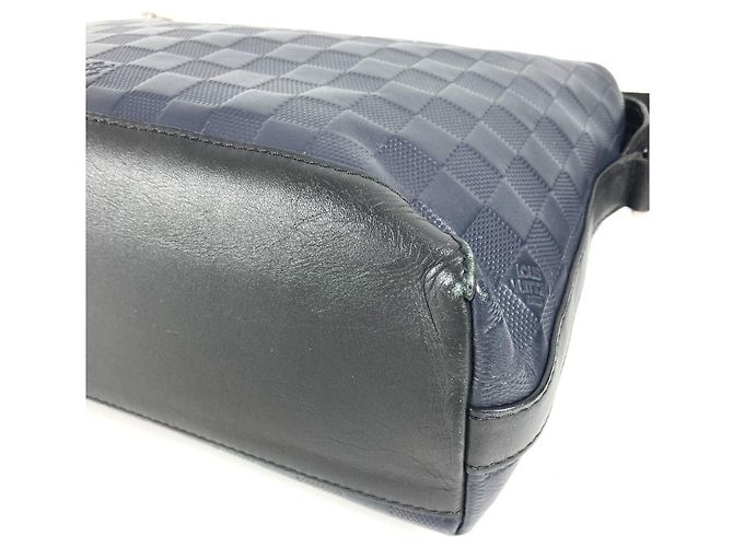 Borsa Messenger PM Damier Infini di Louis Vuitton Nero Blu navy - vista 8
