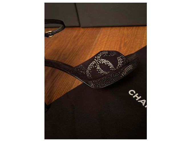 Décolleté in Camoscio Nero Chanel 38 - vista 10
