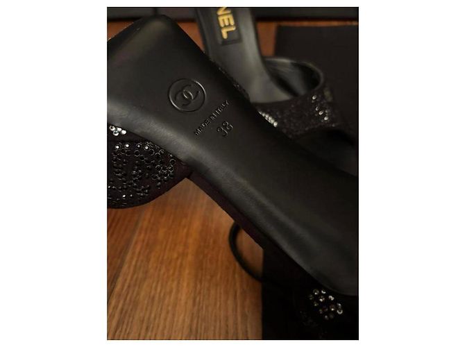 Décolleté in Camoscio Nero Chanel 38 - vista 3