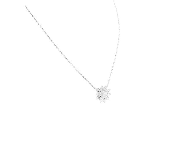 Pendente Van Cleef & Arpels, "Lotus", oro bianco e diamanti. - vista 2