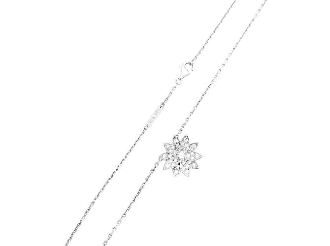 Pendente Van Cleef & Arpels, "Lotus", oro bianco e diamanti. - vista 3